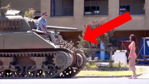 Její reakce na tank byla šokující… (video)