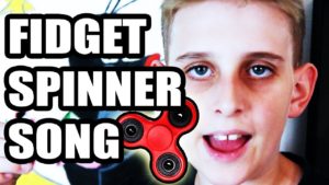 Míša a jeho nový Fidget Spinner song (video)